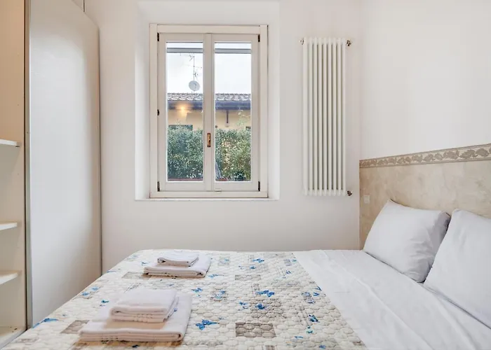 Coverciano Modern Apartment With Patio!