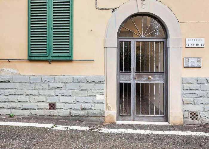 Coverciano Modern Apartment With Patio!
